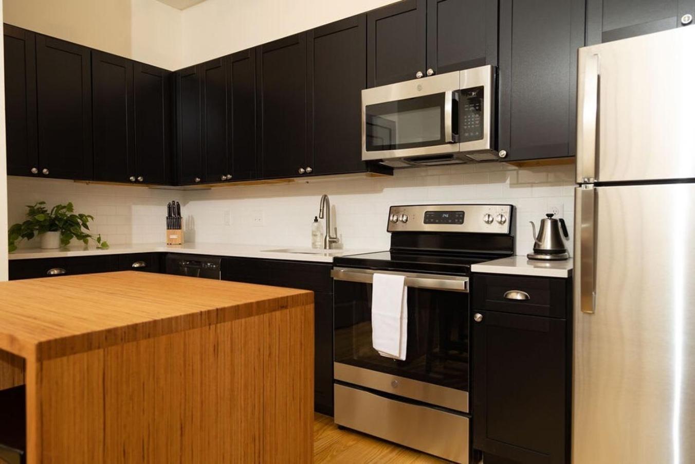 Luxury Multi-Unit Historic Building Near Downtown Appartement Roanoke Buitenkant foto