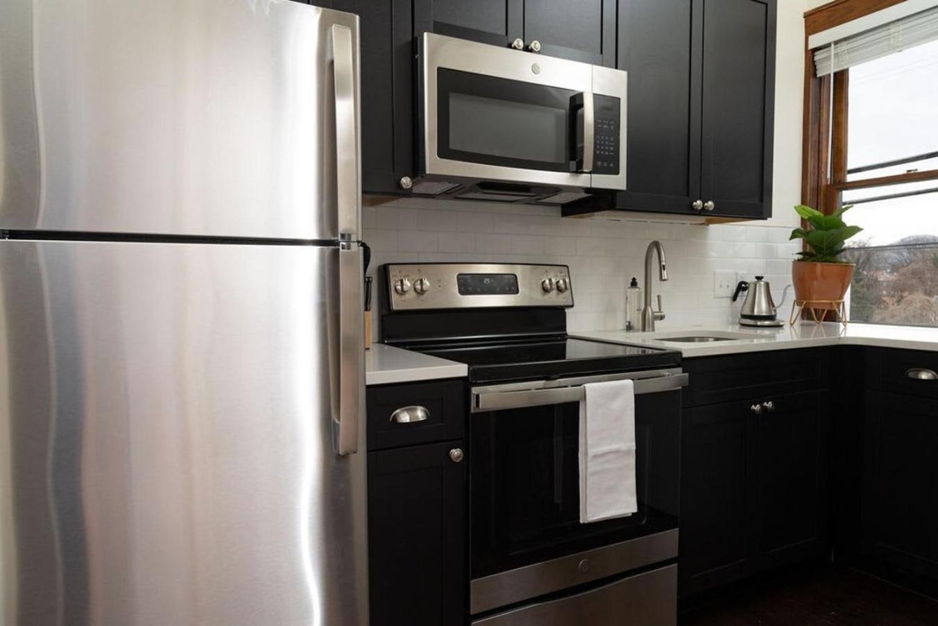 Luxury Multi-Unit Historic Building Near Downtown Appartement Roanoke Buitenkant foto