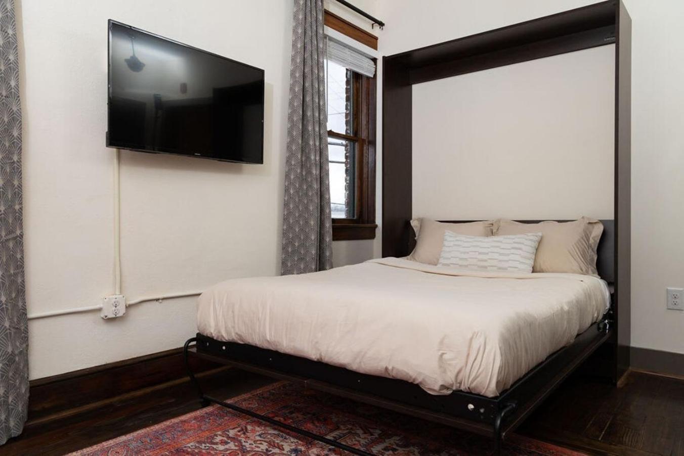 Luxury Multi-Unit Historic Building Near Downtown Appartement Roanoke Buitenkant foto