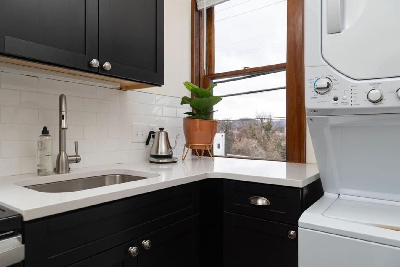 Luxury Multi-Unit Historic Building Near Downtown Appartement Roanoke Buitenkant foto