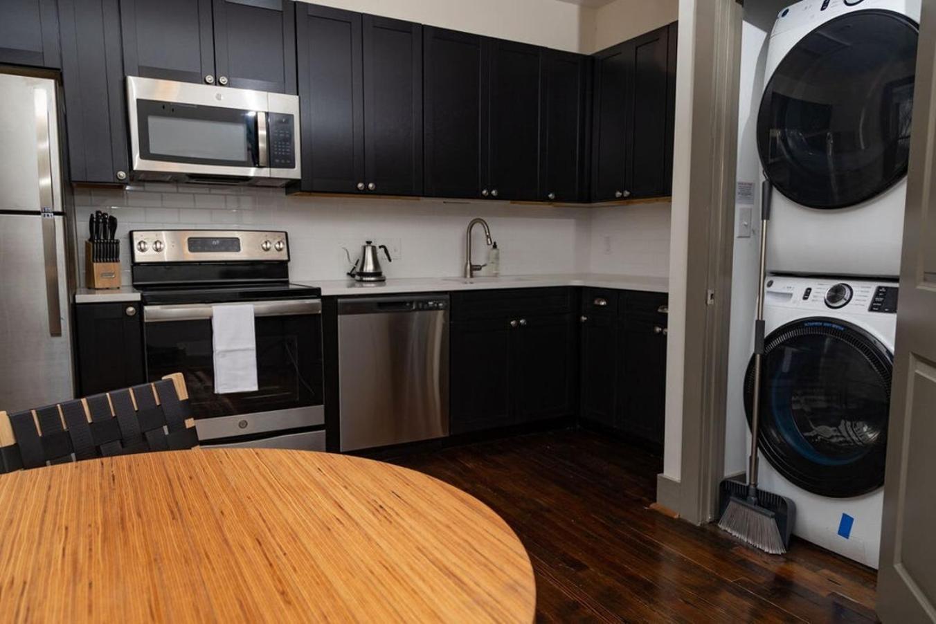 Luxury Multi-Unit Historic Building Near Downtown Appartement Roanoke Buitenkant foto