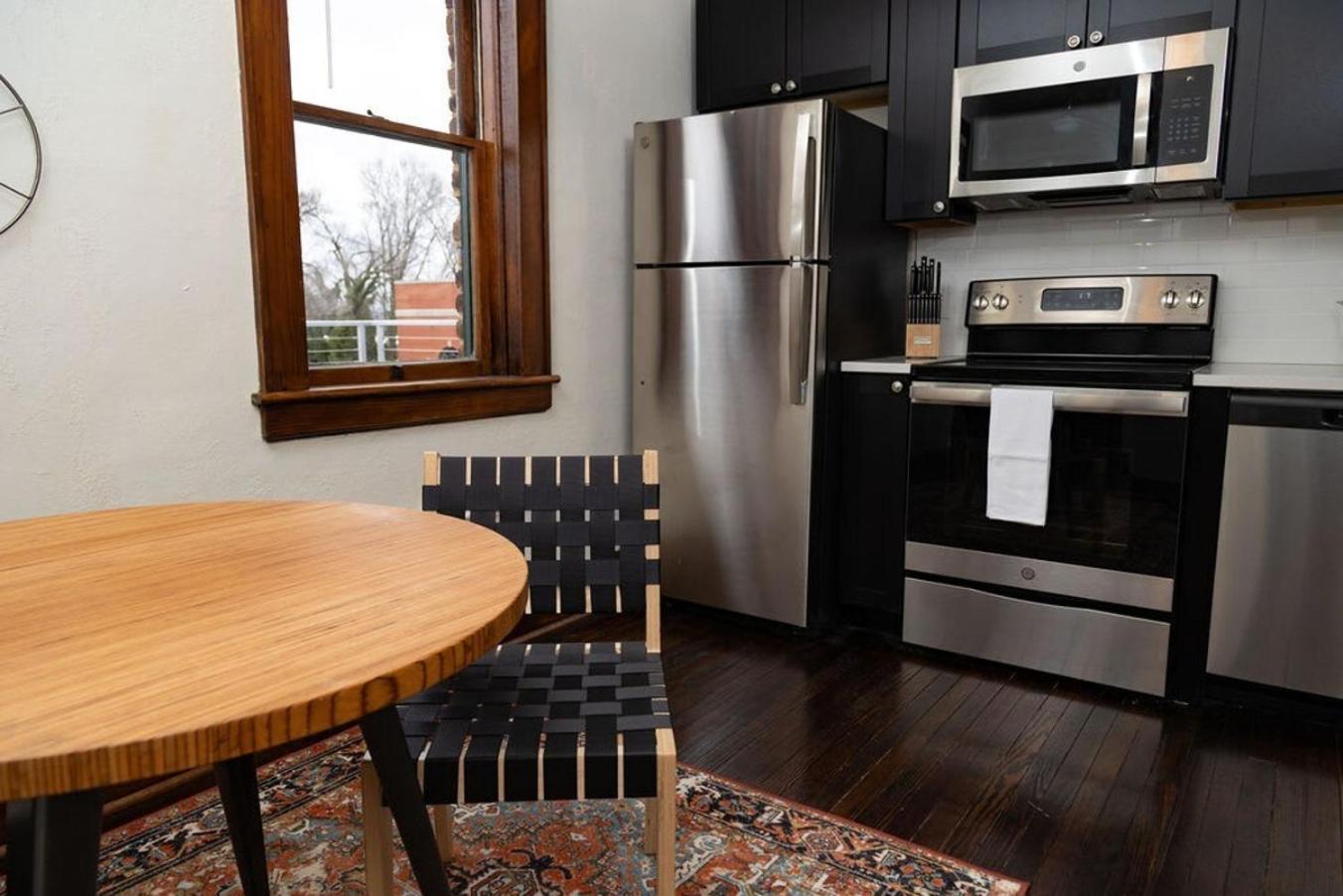 Luxury Multi-Unit Historic Building Near Downtown Appartement Roanoke Buitenkant foto