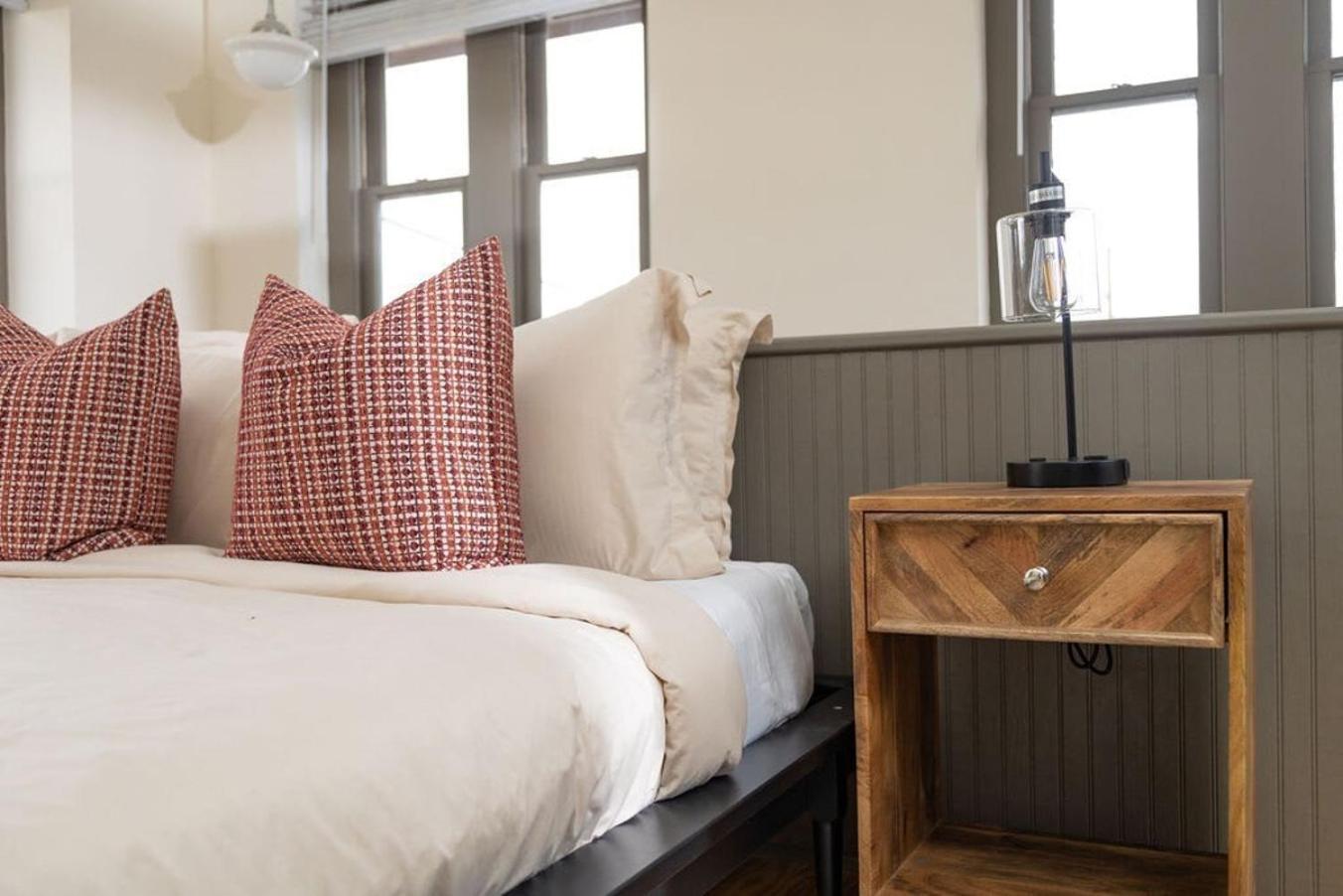 Luxury Multi-Unit Historic Building Near Downtown Appartement Roanoke Buitenkant foto